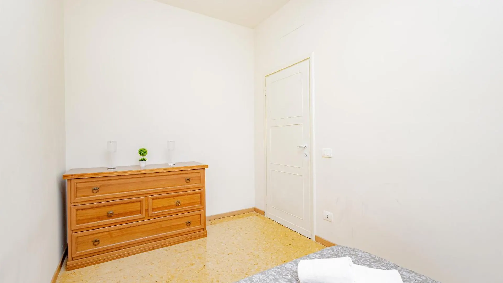 Golden House Apartment Bergamo 0*,