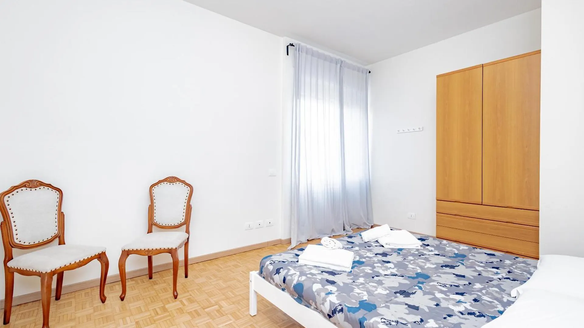 Golden House Apartment Bergamo 0*,  Italy