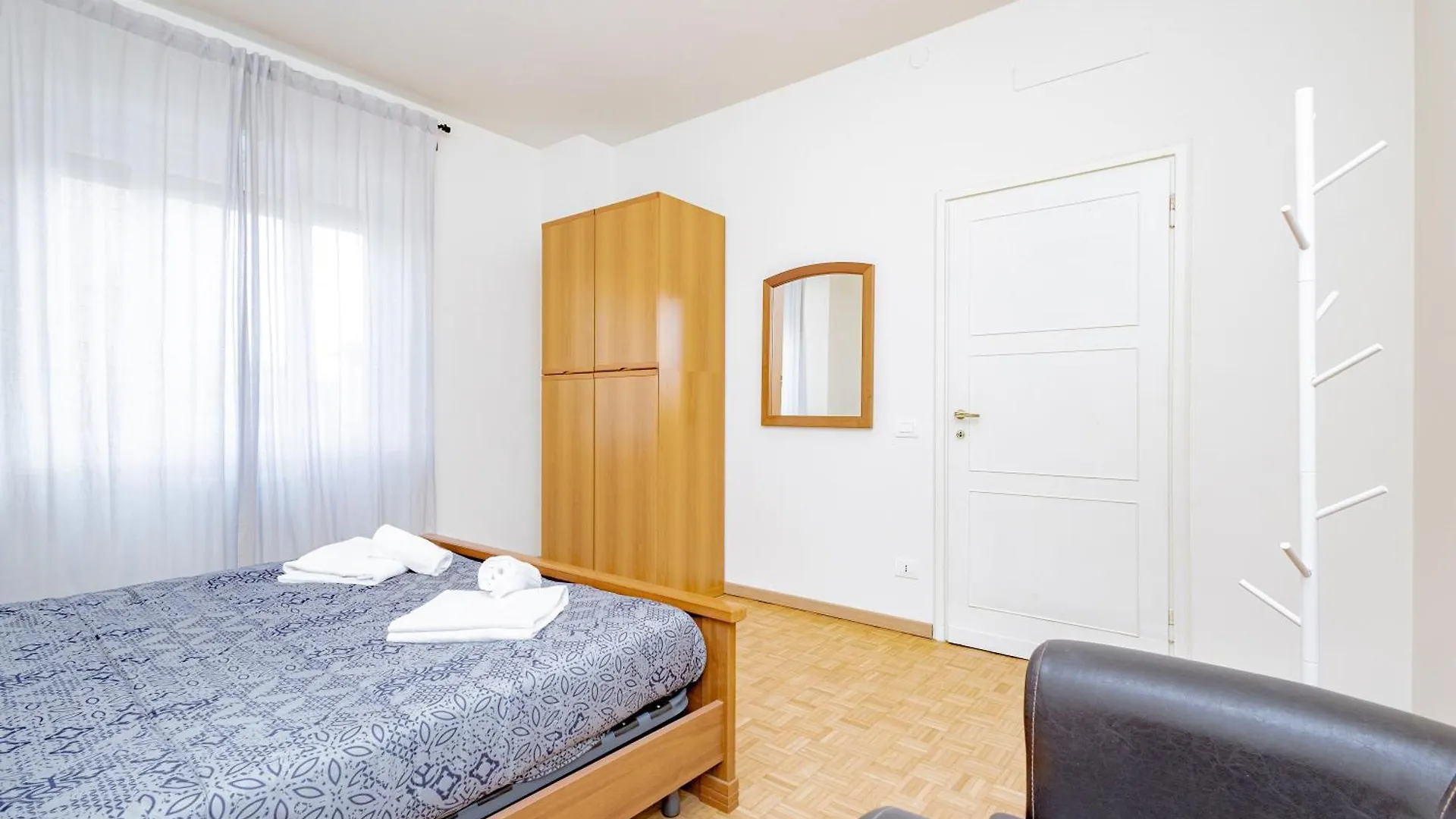 Golden House Apartment Bergamo 0*,
